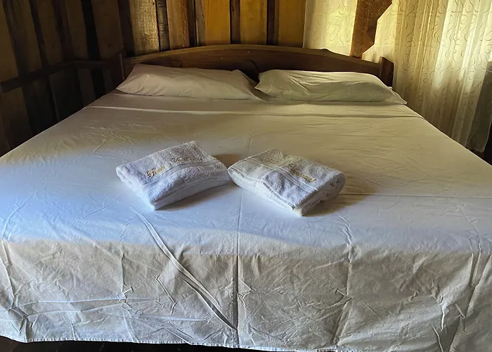 Hotel Avellanas 2*